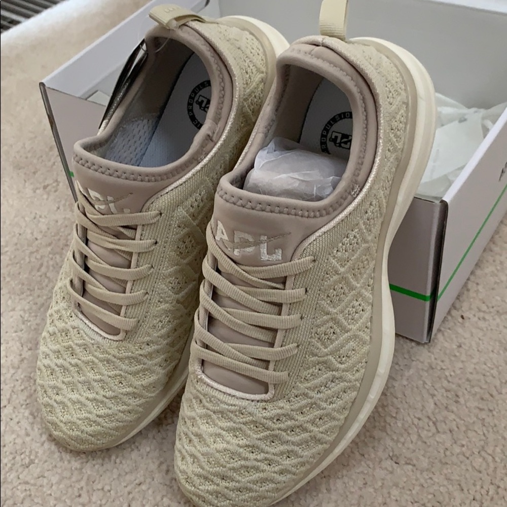 Lululemon Women’s TechLoom Phantom  shoe